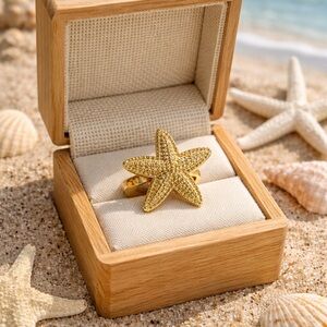 Chic Gold Starfish Ring